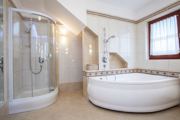 Oversized Bathtub Installation Service in Cincinnati