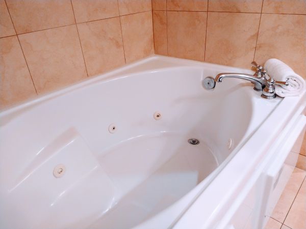 Acrylic Tub Installation in Cincinnati